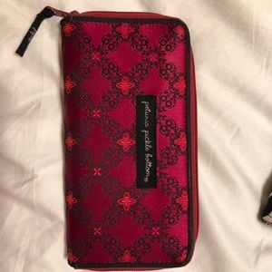 Vera Bradley / petunia pickle bottom Wallets